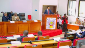 Kinshasa : le député Jared Phanzu durcit le…