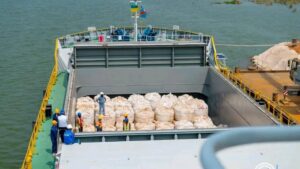 Tanganyika : le premier navire chargé de concentrés…